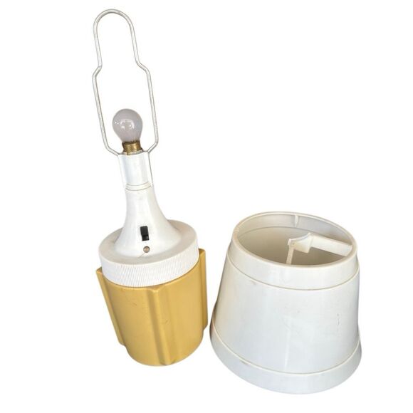 Hipwell Mfg. Co. No. 150 Cordless Battery Operated Leisure Lamp *Read* - Picture 1 of 13